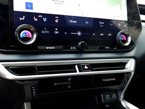 Used 2023 Lexus RX 350 Premium w/ Accessory Package AWD/4WD image 21