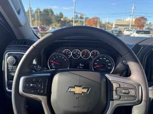 Used 2022 Chevrolet Silverado 1500 LT image 15