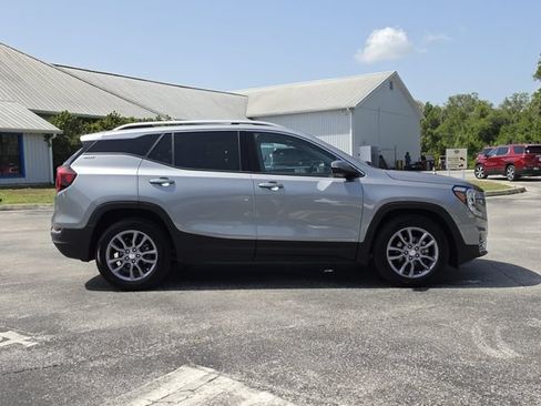 Used 2024 GMC Terrain SLT FWD image 6