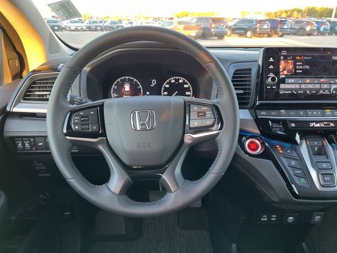 Used 2026 Honda Odyssey Touring image 18