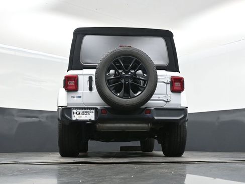 Used 2021 Jeep Wrangler Unlimited Sahara image 43