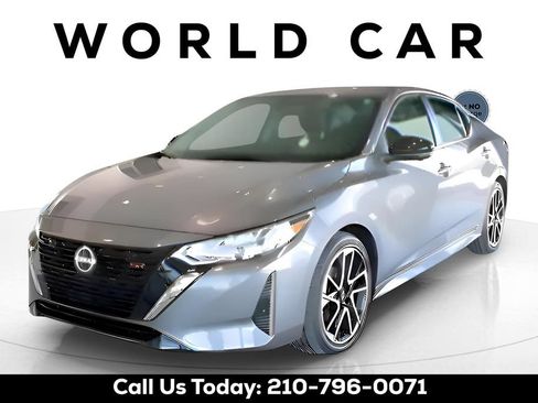 Used 2025 Nissan Sentra SR w/ SR Premium Package FWD image 7