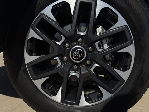 Used 2024 Toyota Tundra Limited image 9