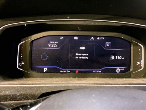 Used 2020 Volkswagen Tiguan SEL image 25