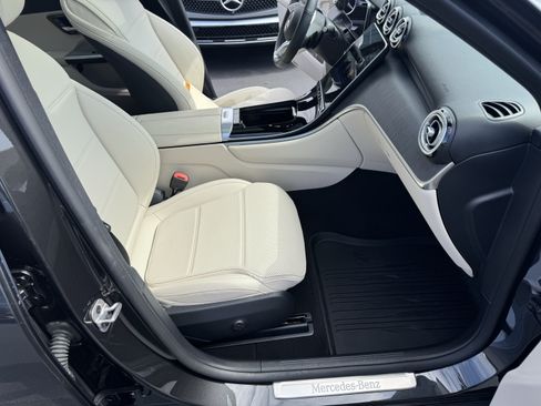 Used 2026 Mercedes-Benz GLC 300 4MATIC image 35
