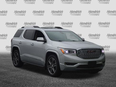 Used 2017 GMC Acadia Denali w/ Technology Package AWD/4WD image 3