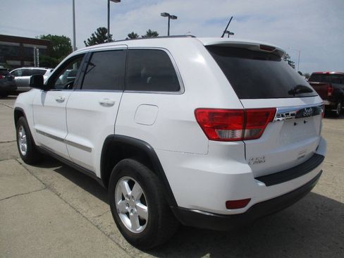Used 2013 Jeep Grand Cherokee Laredo AWD/4WD image 4