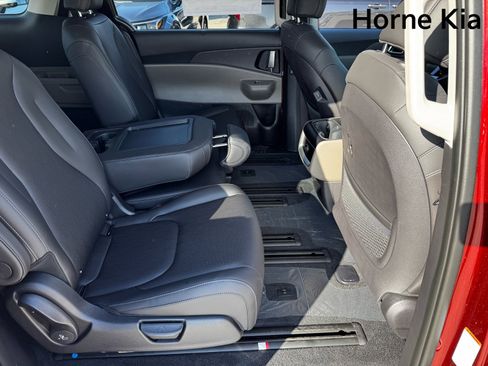 New 2026 Kia Carnival EX image 18