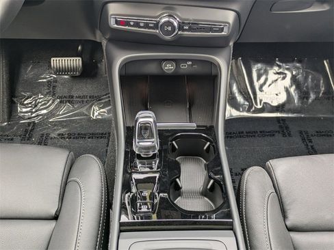 New 2025 Volvo XC40 B5 Plus w/ Protection Package Premier image 20