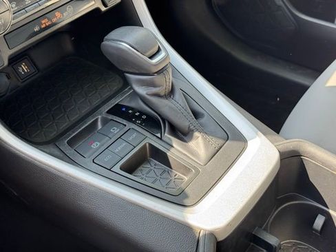 Used 2025 Toyota RAV4 XLE Premium image 32