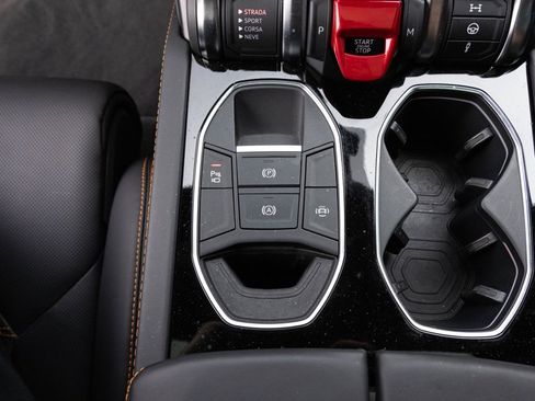 Used 2024 Lamborghini Urus S image 28