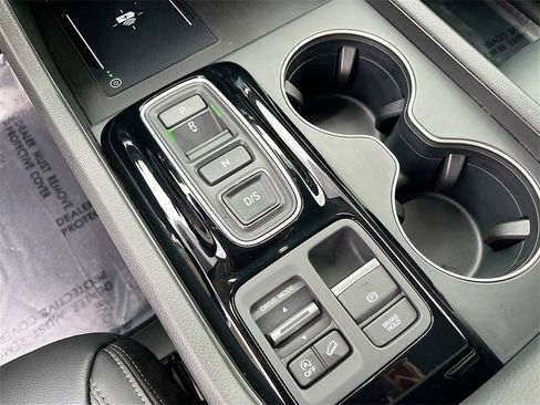 Used 2025 Honda Pilot EX-L image 16