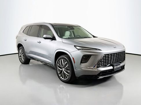 Used 2025 Buick Enclave Avenir w/ Super Cruise Package image 1