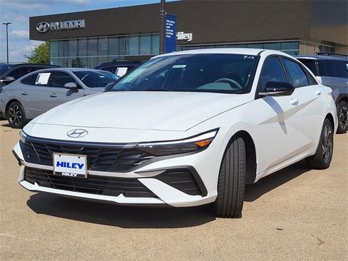 New 2025 Hyundai Elantra Sport image 2