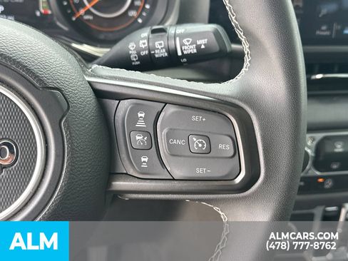 Used 2025 Jeep Wrangler Unlimited Rubicon AWD/4WD image 30