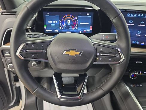 Used 2025 Chevrolet Tahoe High Country AWD/4WD image 18