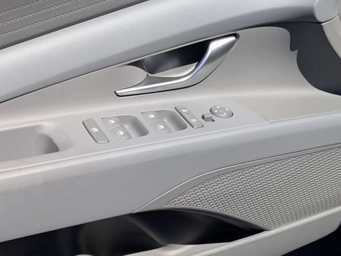 New 2026 Hyundai Elantra SE FWD image 13