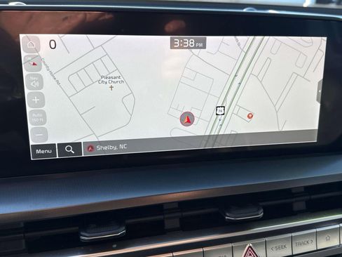 Used 2024 Kia Telluride S image 14