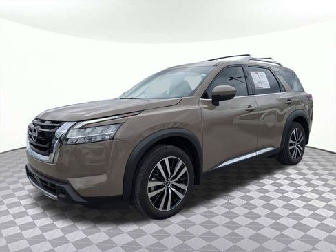 Used 2024 Nissan Pathfinder Platinum w/ Cargo Package FWD image 7