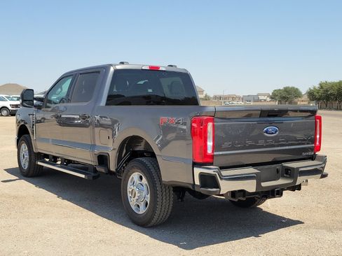 New 2026 Ford F250 XLT w/ FX4 Off-Road Package AWD/4WD image 3