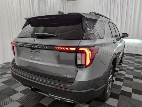 Used 2026 Ford Explorer Active w/ Active Comfort Package AWD/4WD image 7