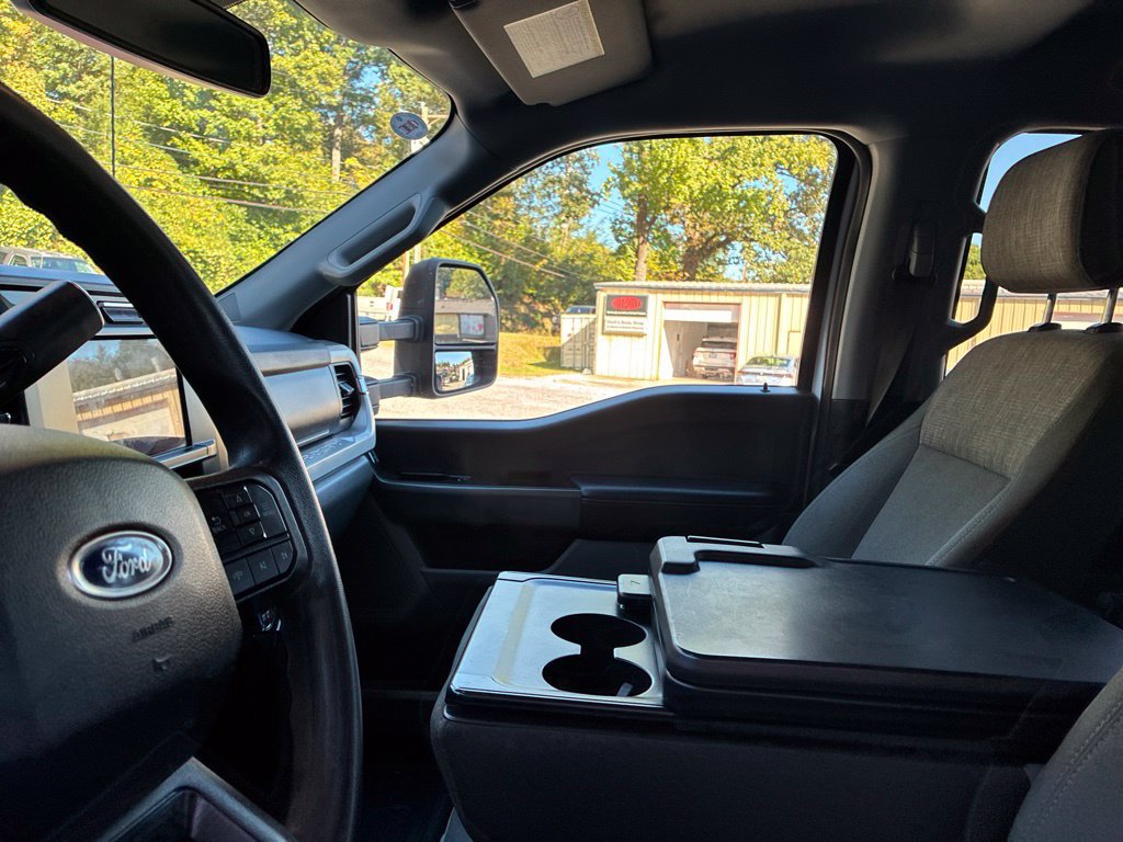 Used 2023 Ford F350 XLT AWD/4WD image 8
