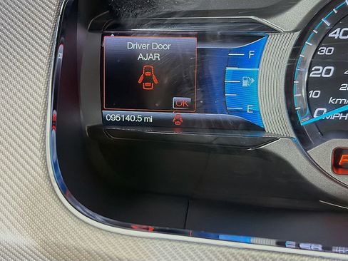 Used 2016 Ford Taurus SHO image 28