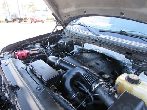 Used 2013 Ford F150 XLT w/ XLT Chrome Pkg image 15