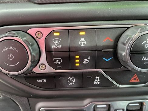 Used 2023 Jeep Wrangler Unlimited Sport image 25