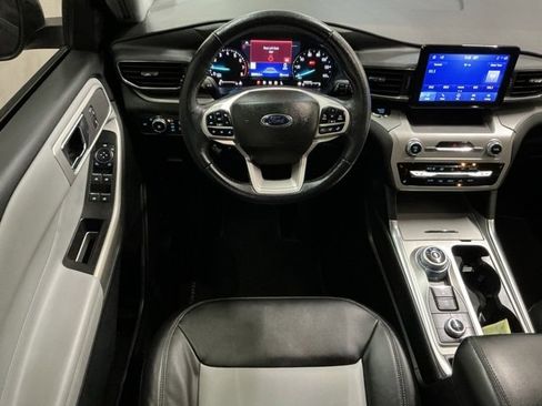 Used 2022 Ford Explorer XLT w/ Equipment Group 202A image 13