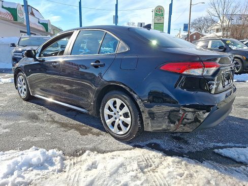 Used 2024 Toyota Corolla LE image 3