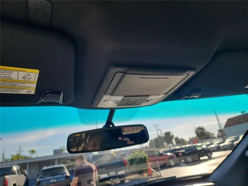 Used 2015 Ford Explorer XLT w/ Equipment Group 202B image 38