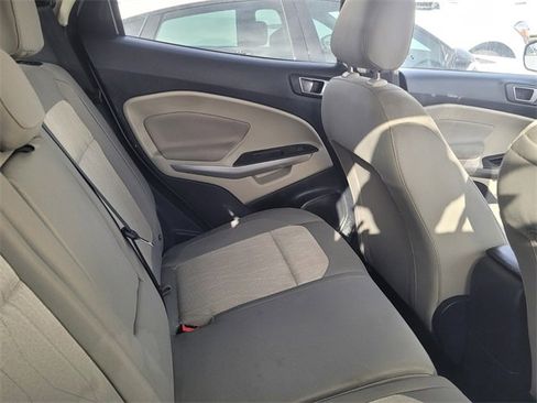 Used 2020 Ford EcoSport SE image 9