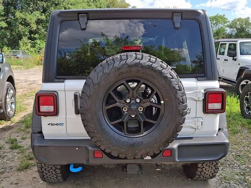 Used 2024 Jeep Wrangler Unlimited AWD/4WD image 5