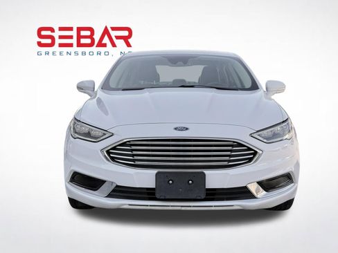 Used 2018 Ford Fusion SE w/ Equipment Group 602A FWD image 2