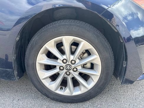 Used 2022 Toyota Corolla LE w/ LE Premium Package FWD image 4