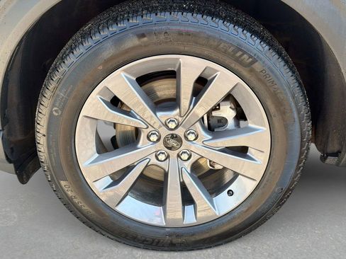 Used 2025 Ford Explorer Active w/ Active Comfort Package AWD/4WD image 12