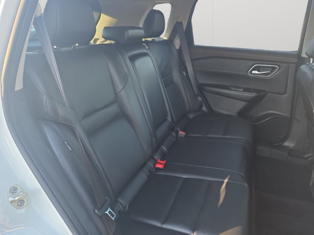 Used 2021 Nissan Rogue SL w/ Premium Package FWD image 12