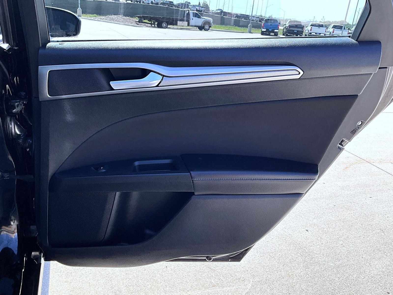 Used 2019 Ford Fusion SE FWD image 19