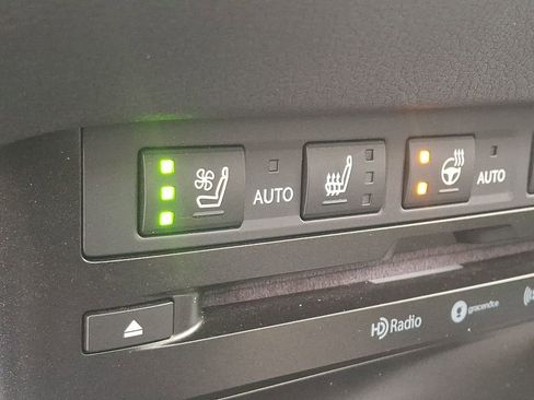 Used 2019 Lexus ES 300h w/ Luxury Package image 26