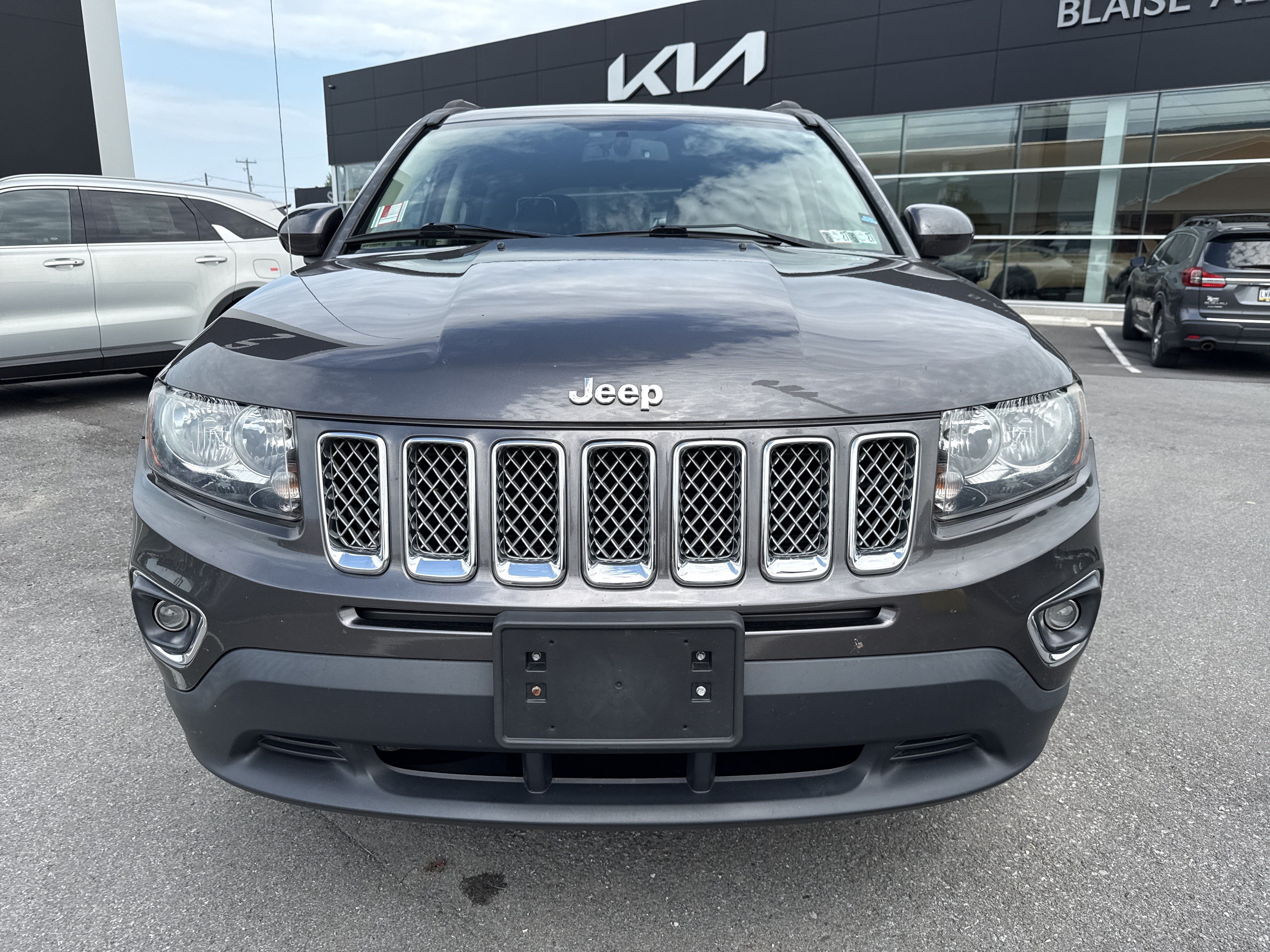 Used 2015 Jeep Compass High Altitude AWD/4WD image 9