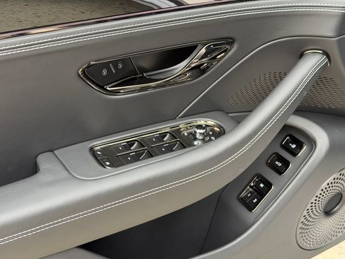 New 2026 Bentley Flying Spur Plug-In Hybrid image 16