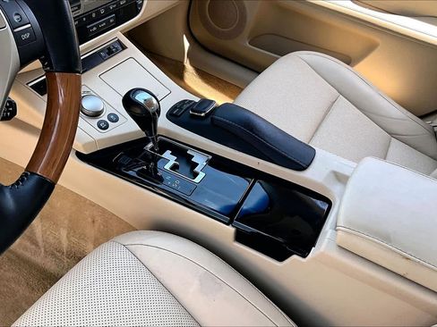 Used 2015 Lexus ES 300h w/ Navigation System Package FWD image 14