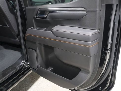 Used 2025 GMC Sierra 1500 AT4 w/ AT4 Preferred Package image 24