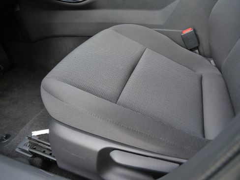 Certified 2025 Toyota Prius LE image 21