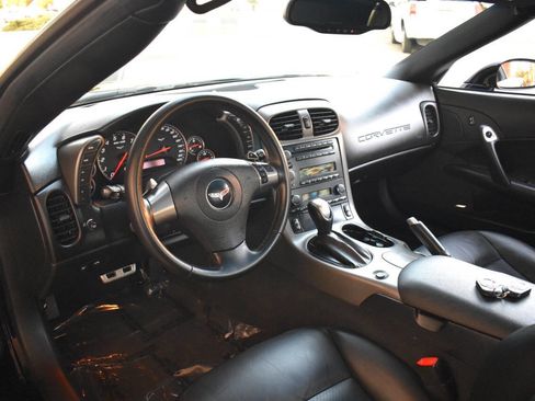 Used 2007 Chevrolet Corvette Coupe w/ Preferred Equipment Group image 23