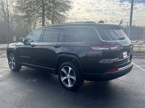 Used 2023 Jeep Grand Cherokee L Limited image 11