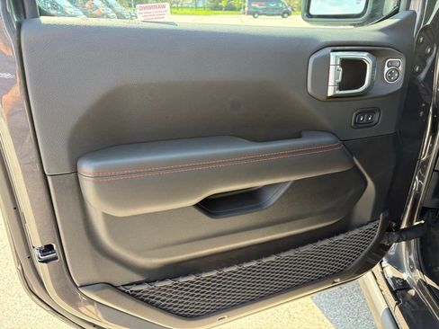 New 2026 Jeep Gladiator Rubicon w/ Steel Power Dome Hood Package AWD/4WD image 8