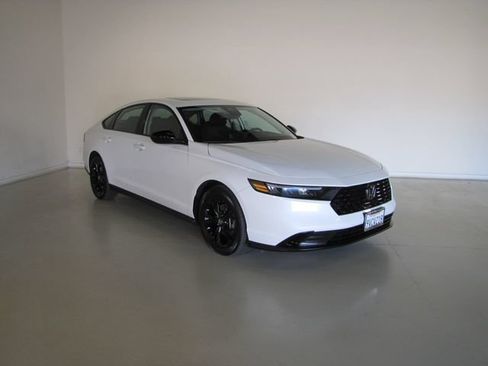 Used 2025 Honda Accord SE image 3