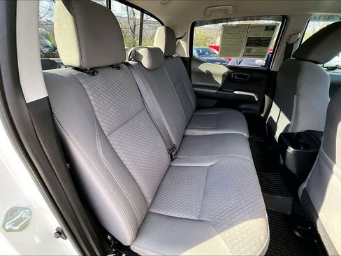 Used 2023 Toyota Tacoma SR5 AWD/4WD image 18